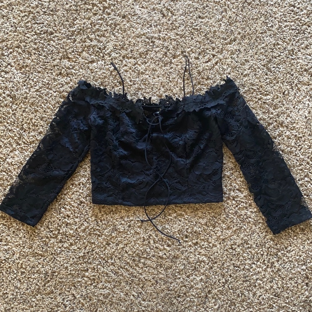 Papermoon // Women’s Lace Tonal Cold Shoulder Top